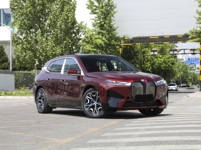 BMW iX Фото №3